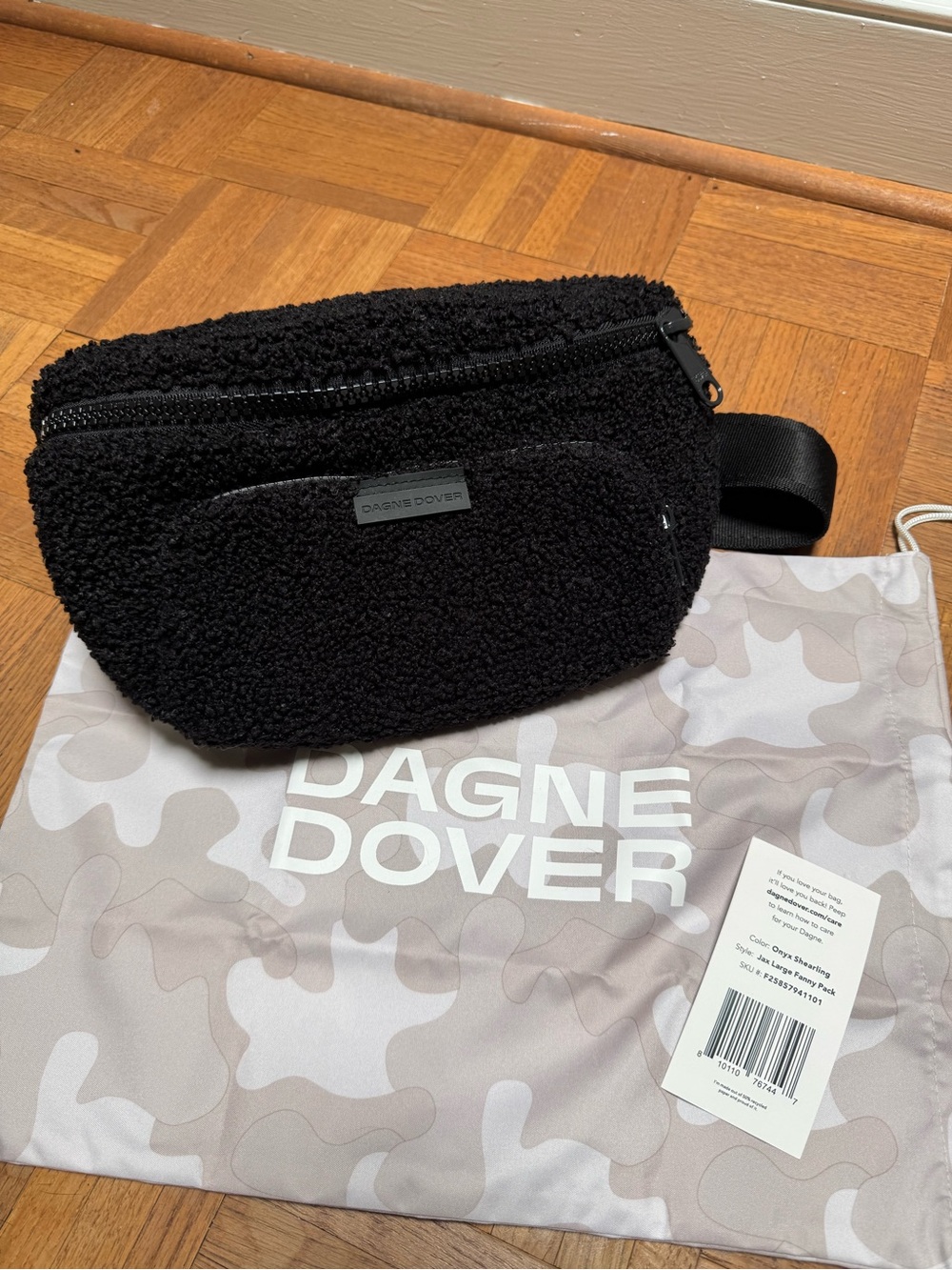 Dagne Dover Onyx Shearling Black Sherpa Jax Large Fanny pack EUC